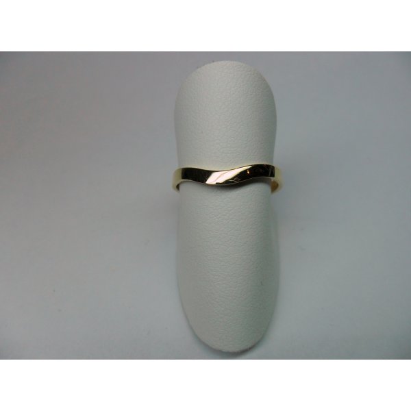 Wave Ring Yellow Gold